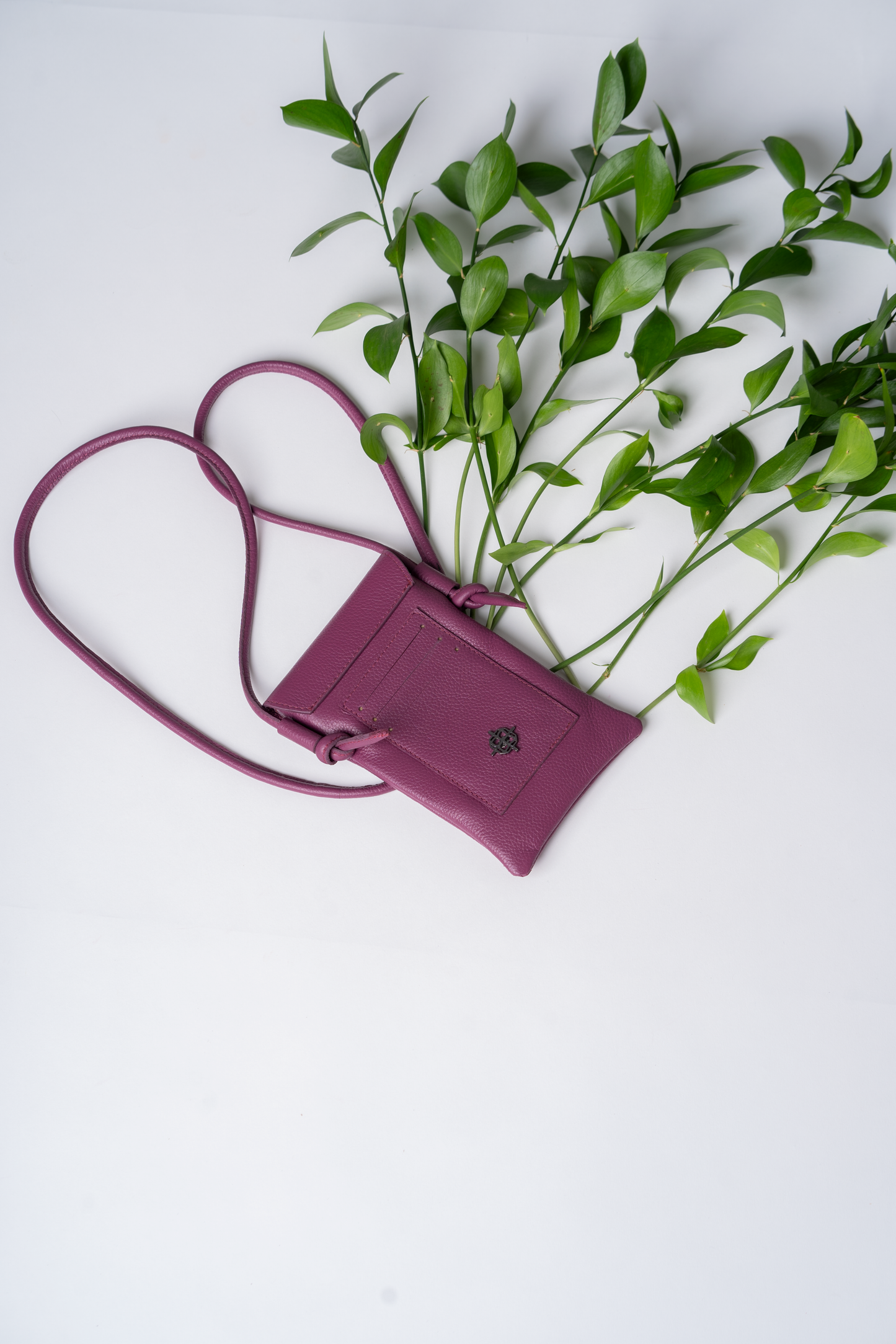 Rimini Beet Cell Phone Holder