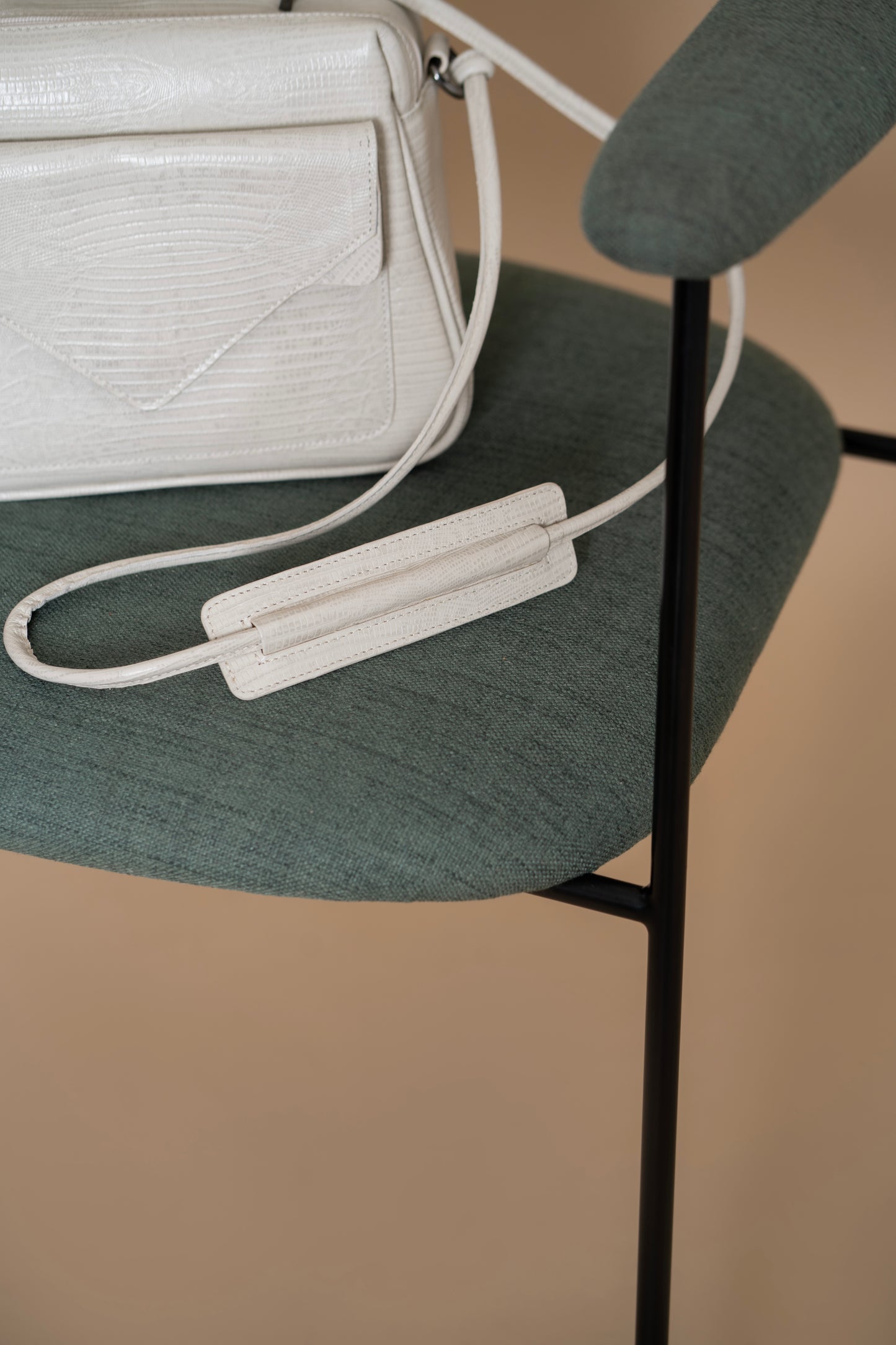 Bolsa Média Anna Lezard Off White