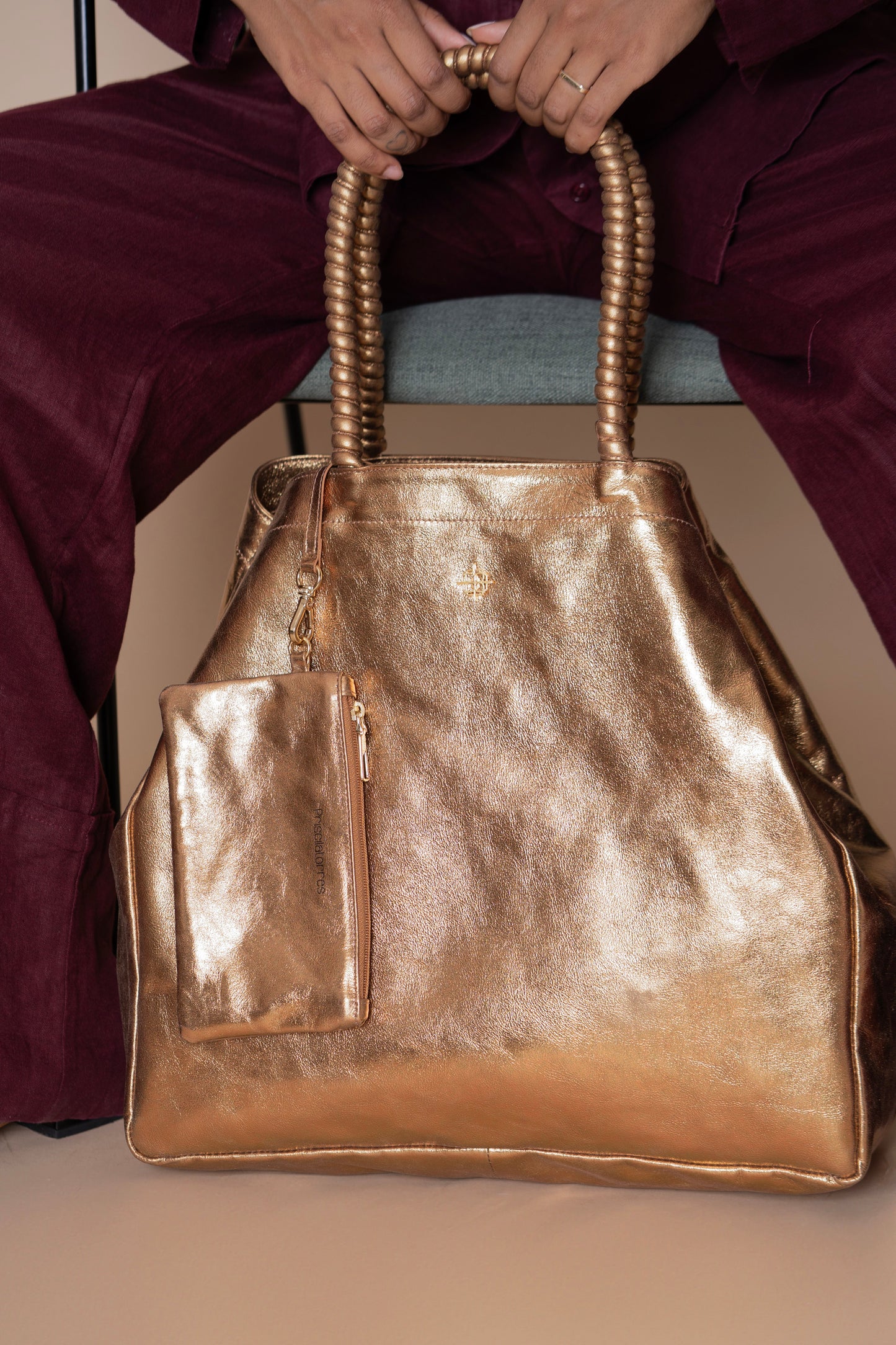 Bolsa Sara Metalizado Bronze