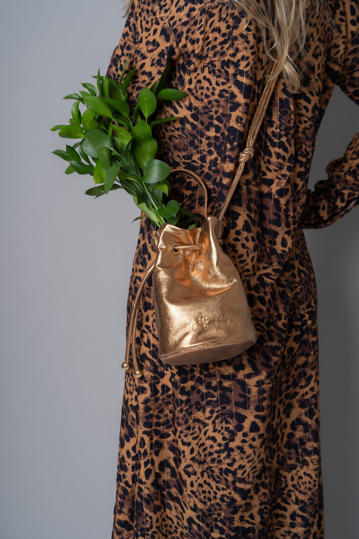 Bolsa Paola Metalizado Bronze