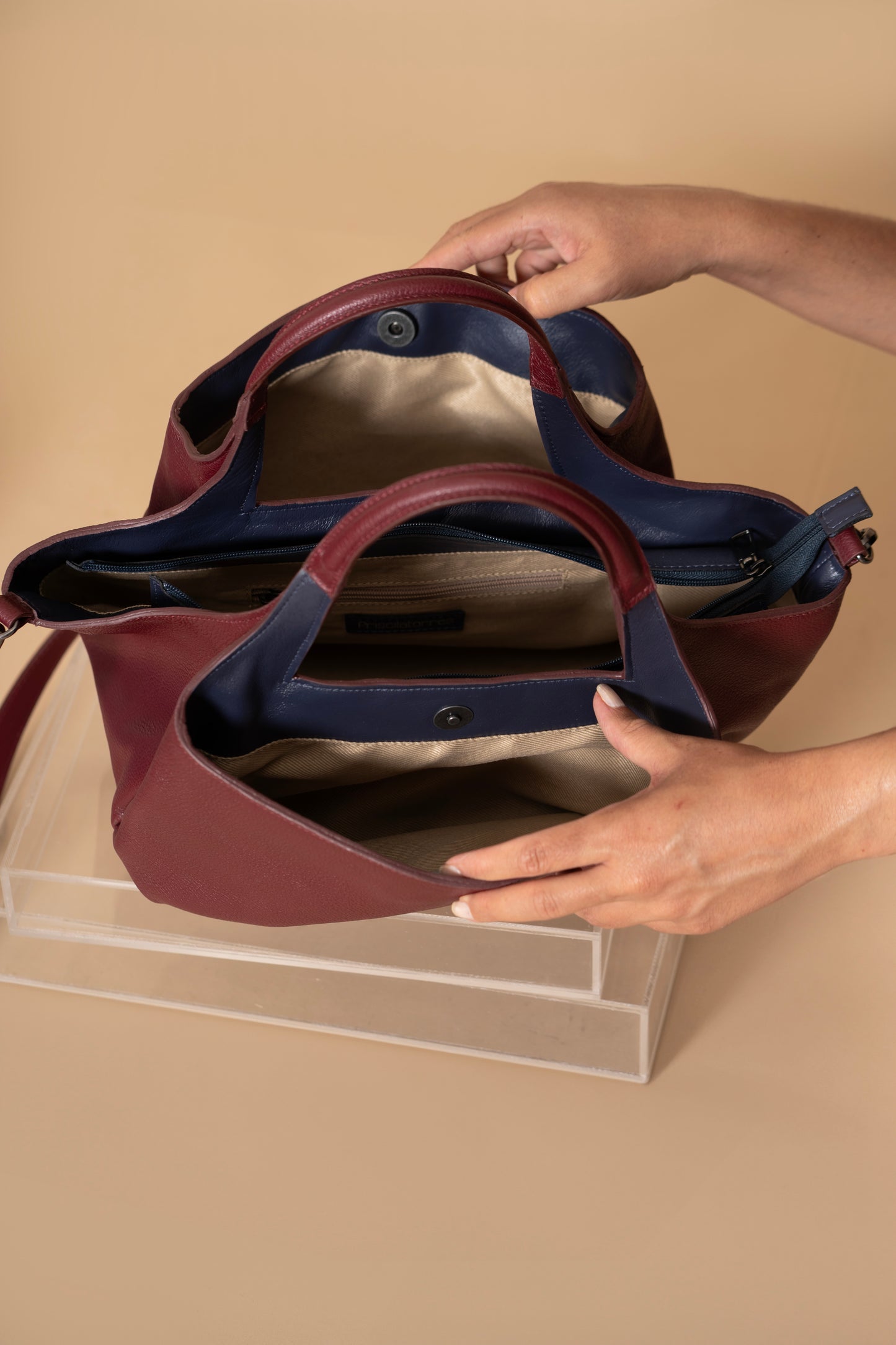 Bolsa Constança Vermelho Óxido / Azul Profundo