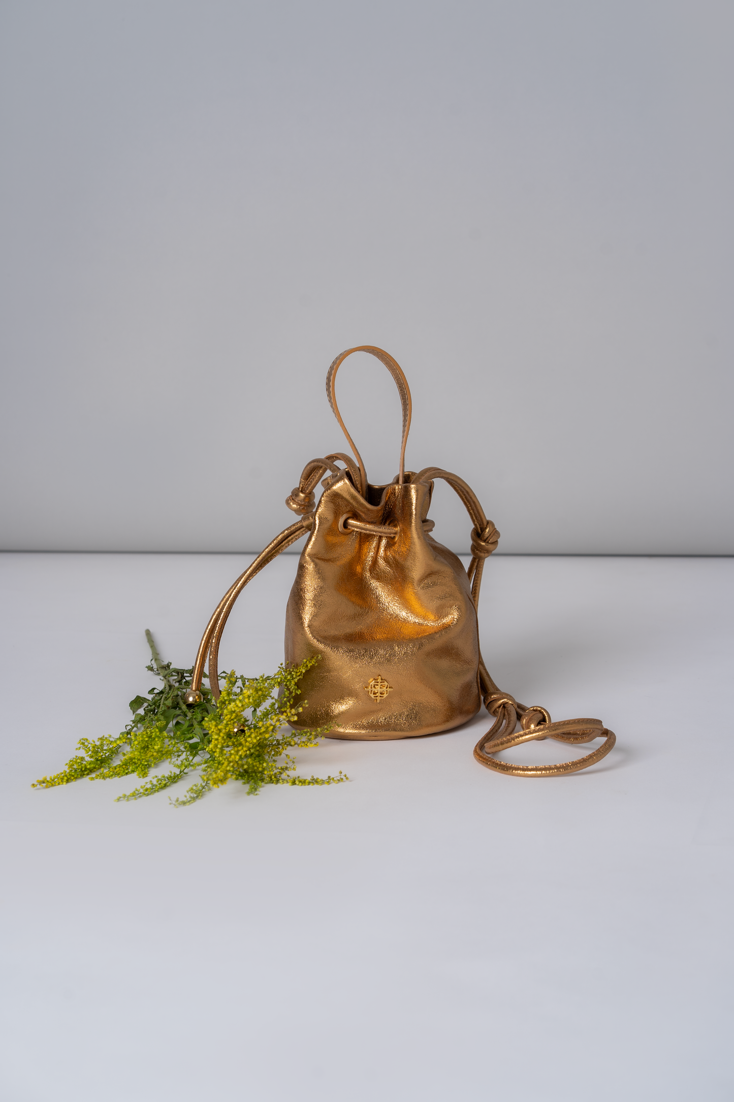 Bolsa Paola Metalizado Bronze