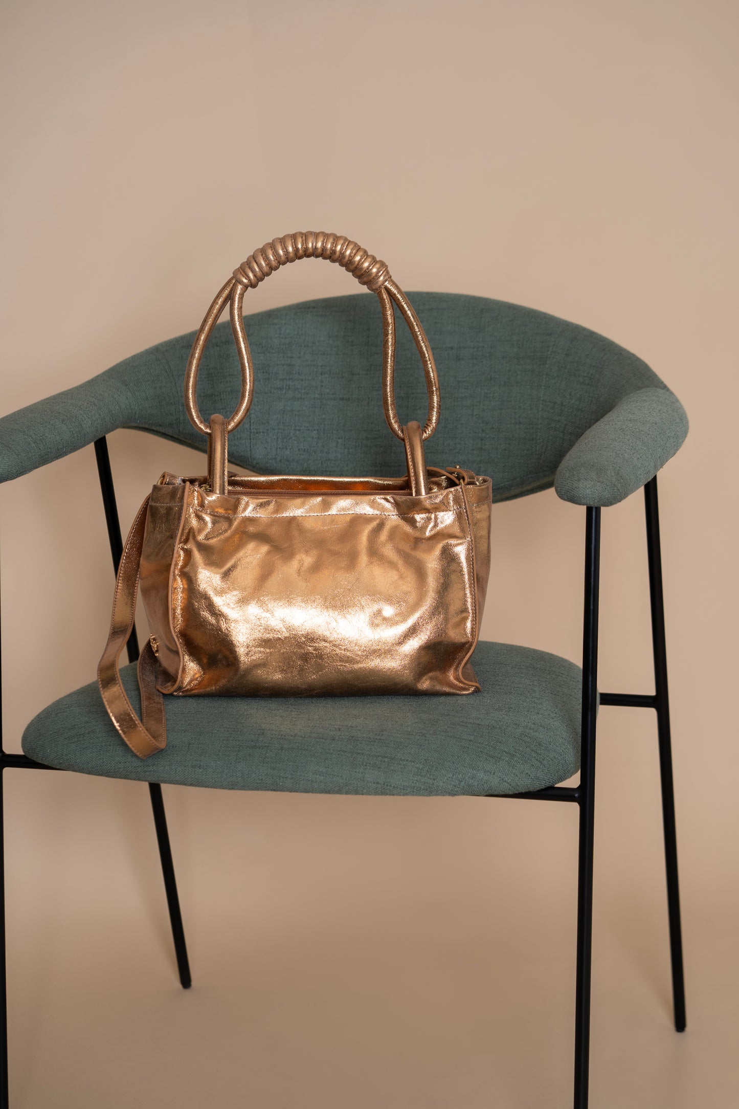 Bolsa Beatrice Metalizado Bronze