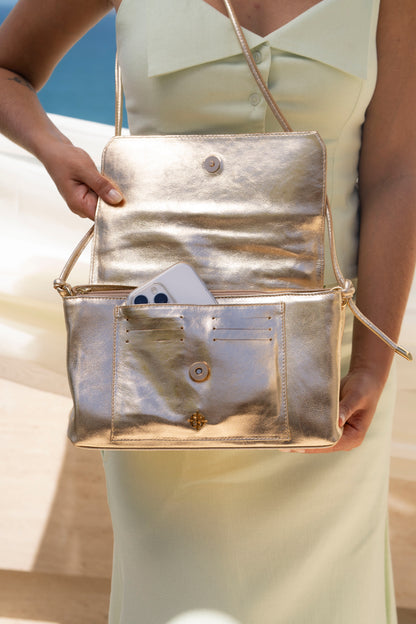 Bolsa Lucia Metalizado Ouro Light