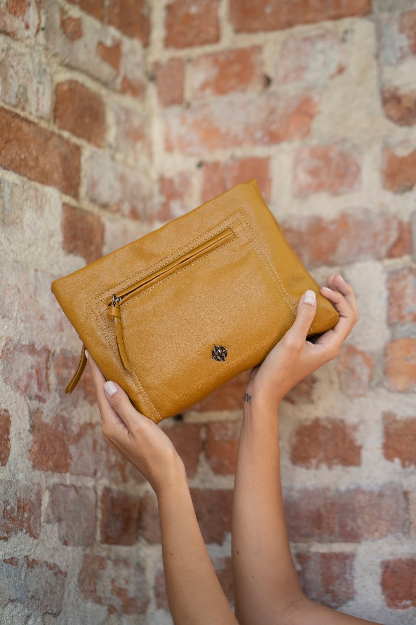 Bolsa Cristina Ocre