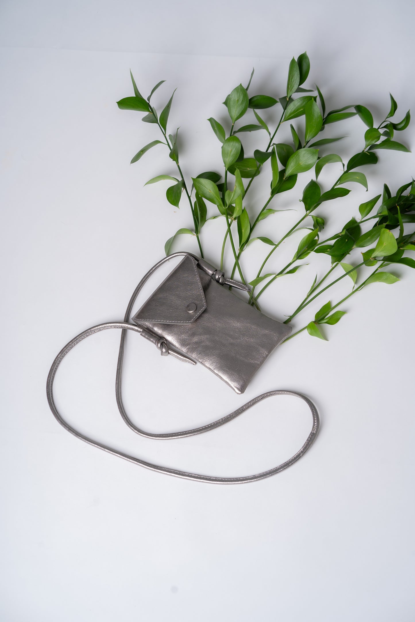 Rimini Metallic Graphite Cell Phone Holder