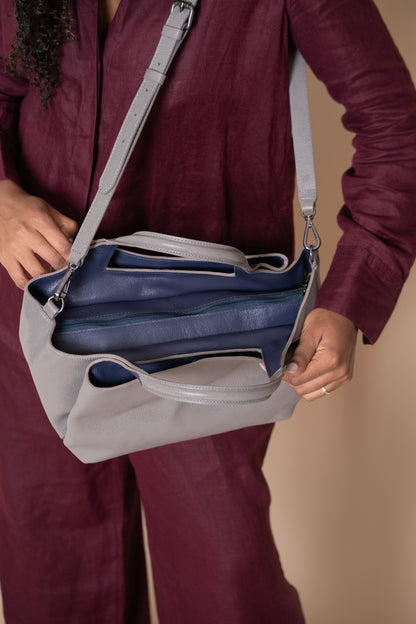 Bolsa Constança Concreto / Azul Profundo