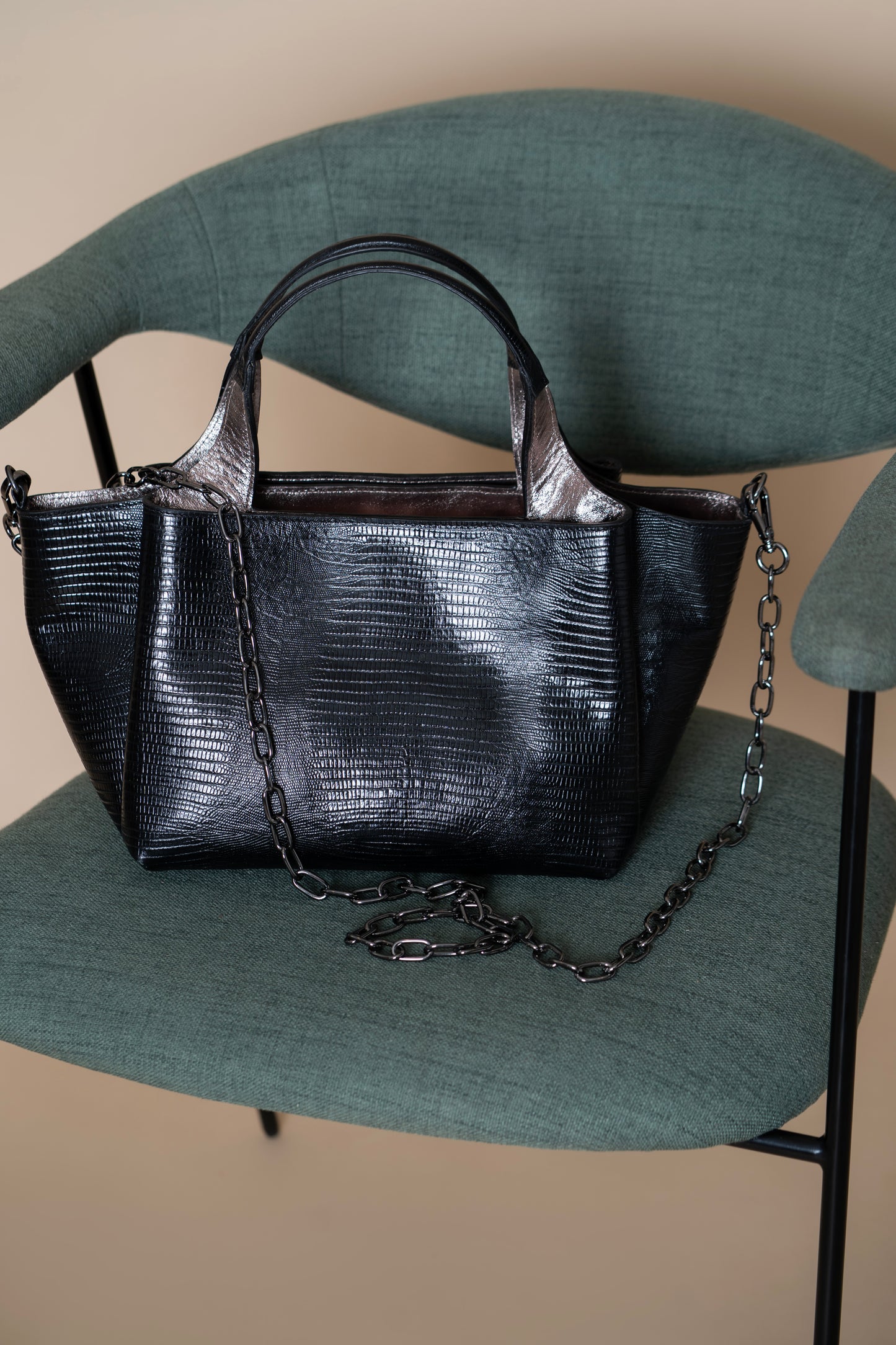 Bolsa Constança Lezard Preto / Metalizado Grafite
