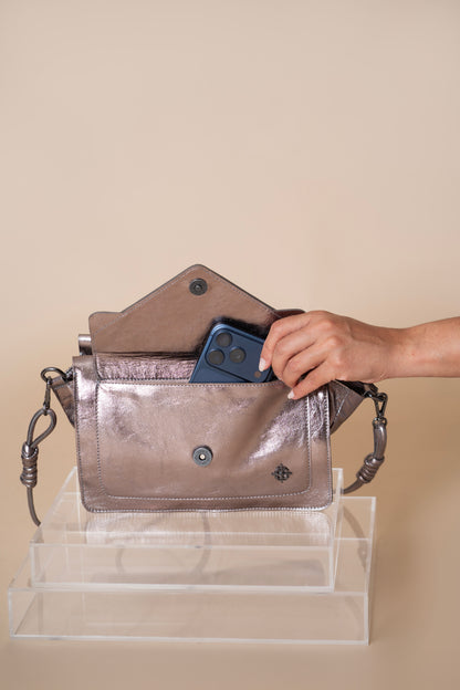 Bolsa Lorenza Metalizado Grafite