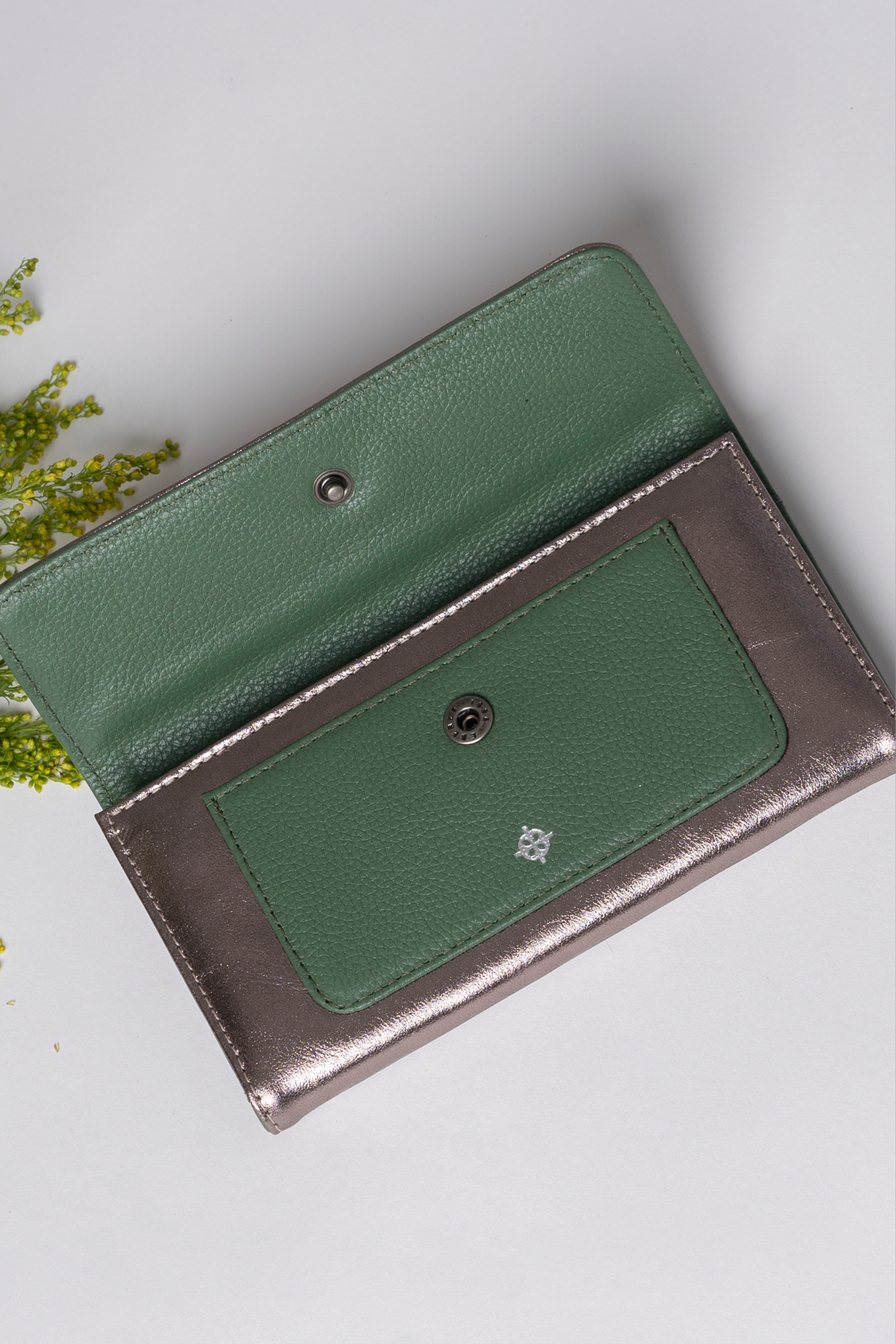 Pisa Wallet Metallic Graphite / Forest