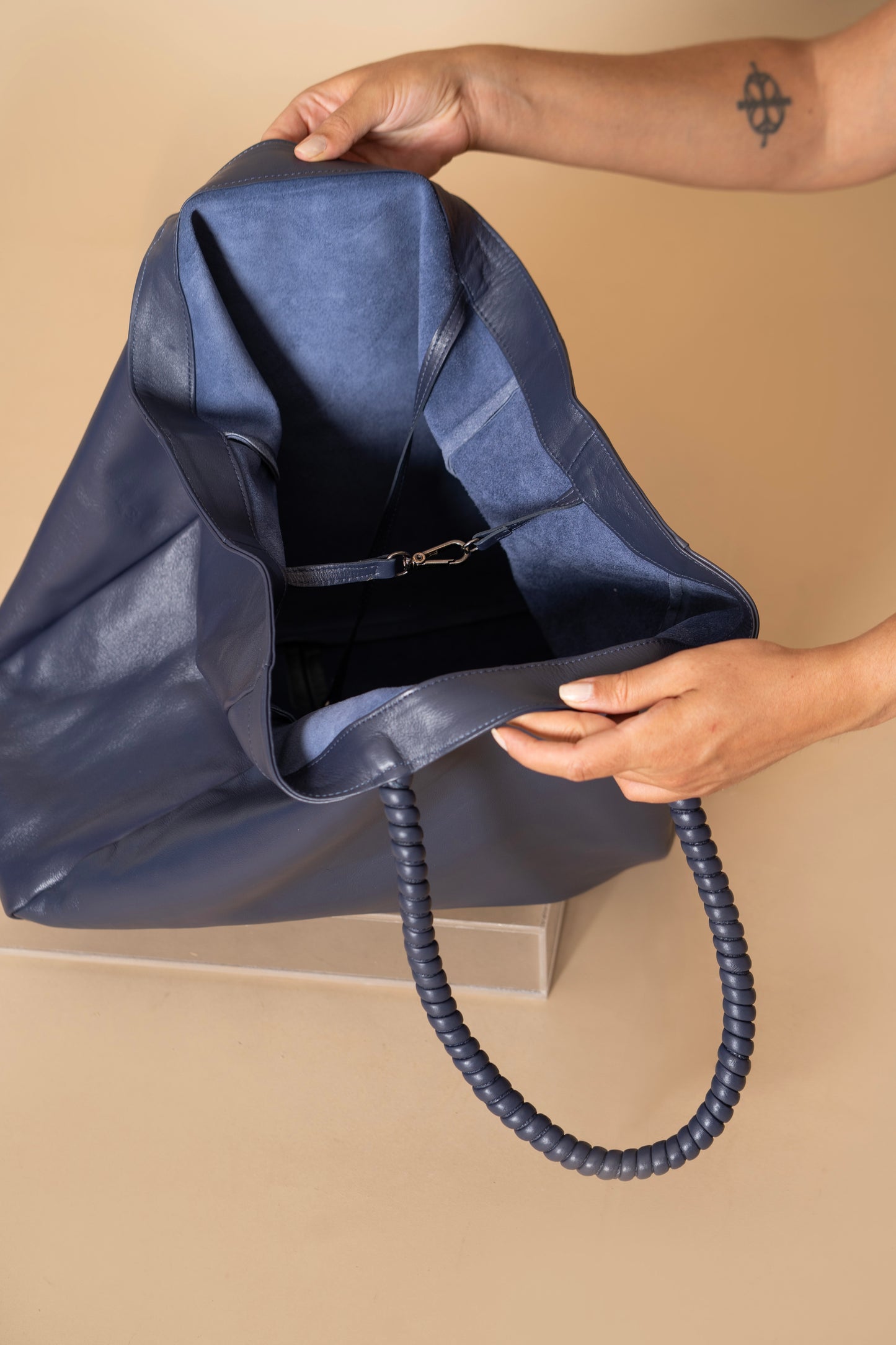 Bolsa Sara Azul Profundo