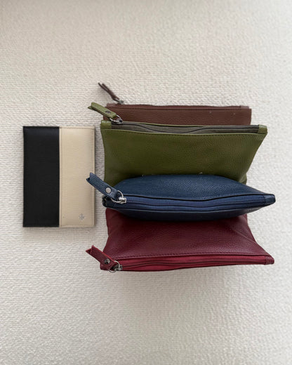 ⁠Kit Momento - 1x Necessaire Cagliari + 1x Porta Passaporte Napoli